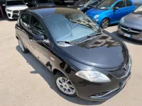 Usata Lancia Ypsilon Gold 95 CV (69 kW) 2016 Nero Utilitaria