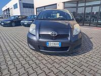 Usata Toyota Yaris 69 CV (50 kW) 2010 Grigio Utilitaria