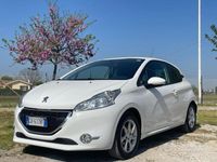 usata Peugeot 208 1.2 benzina