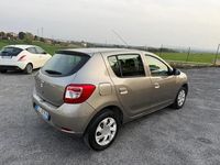 Usata Dacia Sandero Ambiance 89 CV (65 kW) 2016 Marrone Berlina