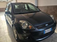 Usata Ford Fiesta 74 CV (54 kW) 2007 Grigio Berlina
