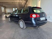 Usata VW Passat Comfortline 105 CV (77 kW) 2008 Grigio scuro metallizzato Station wagon