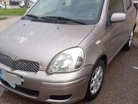 Usata Toyota Yaris 75 CV (55 kW) 2004 Argento Utilitaria