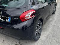 Usata Peugeot 208 68 CV (50 kW) 2015 Nero Utilitaria
