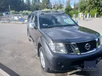 Usata Nissan Navara 190 CV (139 kW) 2011 Grigio Pick-up