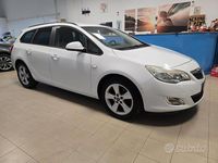 Usata Opel Astra Cosmo 110 CV (80 kW) 2011 Bianco Station wagon