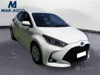 Usata Toyota Yaris Hybrid Business Edition 116 CV (85 kW) 2021 Bianco Berlina