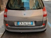 Usata Renault Scénic II 120 CV (88 kW) 2004 Grigio Monovolume
