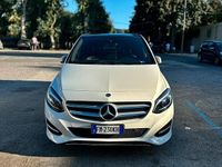 Begagnad Mercedes B200 156 HK (114 kW) 2017 Vit Minibuss