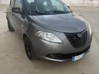 Usata Lancia Ypsilon Gold 69 CV (50 kW) 2015 Grigio Utilitaria