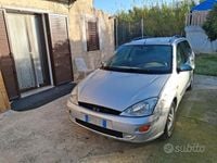 Usado Ford Focus 100 HP (73 kW) 2001 Cinzento Carrinha