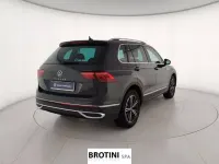 Gebraucht VW Tiguan Elegance 150 PS (110 kW) 2023 Grau SUV