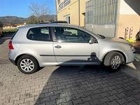 Usata VW Golf IV Comfortline 106 CV (77 kW) 2005 Argento Utilitaria