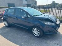 Usata Ford Fiesta 92 CV (67 kW) 2014 Blu Utilitaria