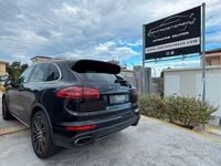 Usata Porsche Cayenne 250 CV (183 kW) 2015 Nero SUV