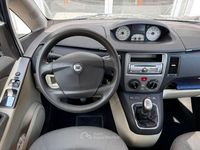 Usata Lancia Musa 95 CV (69 kW) 2006 Argento Monovolume