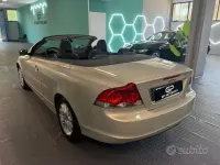 Usata Volvo C70 Summum 170 CV (125 kW) 2006 Grigio Cabrio