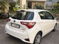 Usata Toyota Yaris Hybrid Cool 73 CV (53 kW) 2019 Berlina