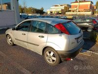 Usata Ford Focus Zetec 101 CV (74 kW) 2004 Grigio Berlina