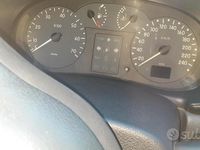 Usata Renault Clio II 58 CV (42 kW) 2000 Grigio Utilitaria