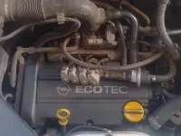 Usata Opel Agila 75 CV (55 kW) 2004 Grigio Monovolume