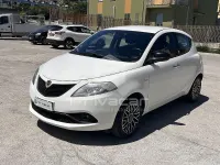 Usata Lancia Ypsilon Gold 69 CV (50 kW) 2019 Bianco Utilitaria