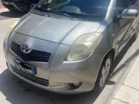 Usata Toyota Yaris Sol 69 CV (50 kW) 2006 Grigio Berlina