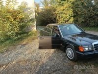 Usata Mercedes 190 126 CV (92 kW) 1993 Grigio Berlina