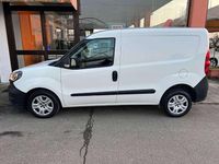 Usata Fiat Doblò Lounge 105 CV (77 kW) 2022 Bianco Monovolume