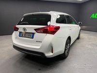 Usata Toyota Auris 90 CV (66 kW) 2014 Bianco Station wagon
