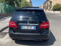 Usata Mercedes B200 156 CV (114 kW) 2012 Nero Monovolume