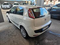 Usata Fiat Punto Evo Dynamic 69 CV (50 kW) 2011 Bianco Utilitaria