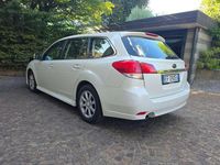 Usata Subaru Legacy Comfort 150 CV (110 kW) 2010 Bianco Station wagon