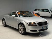 Usata Audi TT Roadster 225 CV (165 kW) 2001 Grigio Cabrio