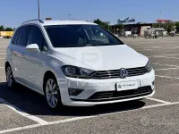 Usata VW Golf Sportsvan Executive 110 CV (80 kW) 2016 Bianco Monovolume