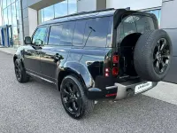 Usata Land Rover Defender SE Dynamic 200 CV (147 kW) 2025 Santorini black SUV