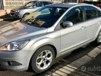 Usata Ford Focus Titanium 101 CV (74 kW) 2010 Argento Berlina