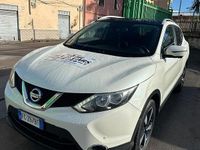 Usata Nissan Qashqai Tekna 110 CV (80 kW) 2015 Bianco SUV