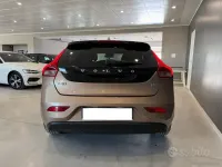 Usata Volvo V40 Business Edition 115 CV (84 kW) 2014 Oro Berlina