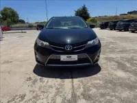 Usata Toyota Auris Hybrid Active 99 CV (72 kW) 2015 Nero metallizzato Berlina