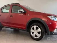 Usata Dacia Sandero Stepway 90 CV (66 kW) 2018 Rosso Berlina
