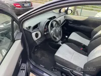 Second-hand Toyota Yaris Active 69 CP (50 kW) 2012 Maro Hatchback