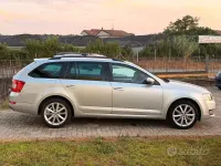 Usata Skoda Octavia Style 110 CV (80 kW) 2015 Grigio Station wagon
