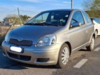 Usata Toyota Yaris 75 CV (55 kW) 2003 Grigio Berlina