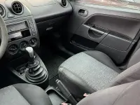 Usata Ford Fiesta 68 CV (50 kW) 2005 Blu Utilitaria