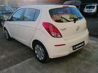 Usata Hyundai i20 Edition 84 CV (61 kW) 2013 Bianco Utilitaria
