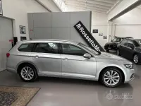 Usata VW Passat Business 150 CV (110 kW) 2020 Grigio chiaro Station wagon