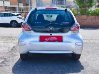 Usata Toyota Aygo Connect Style 68 CV (50 kW) 2014 Argento Utilitaria