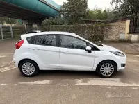 Usata Ford Fiesta Business Edition 75 CV (55 kW) 2016 Bianco Utilitaria