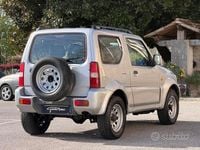 Occasion Suzuki Jimny 85 ch (62 kW) 2011 Gris SUV